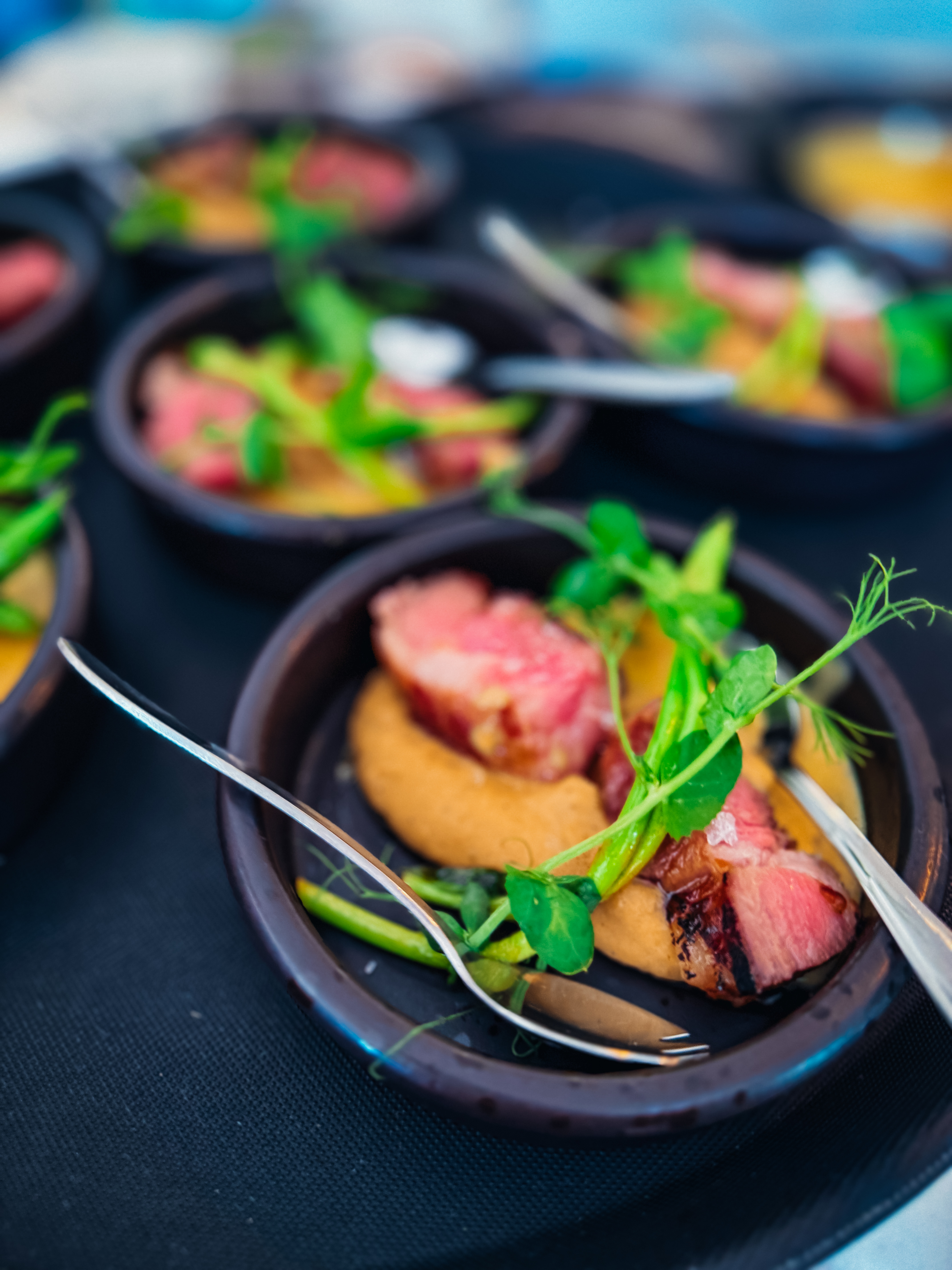 Premium beef en vuur, vakmanschap van de slager.