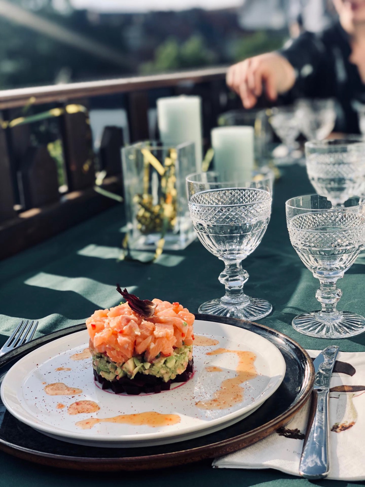 Tartare table service